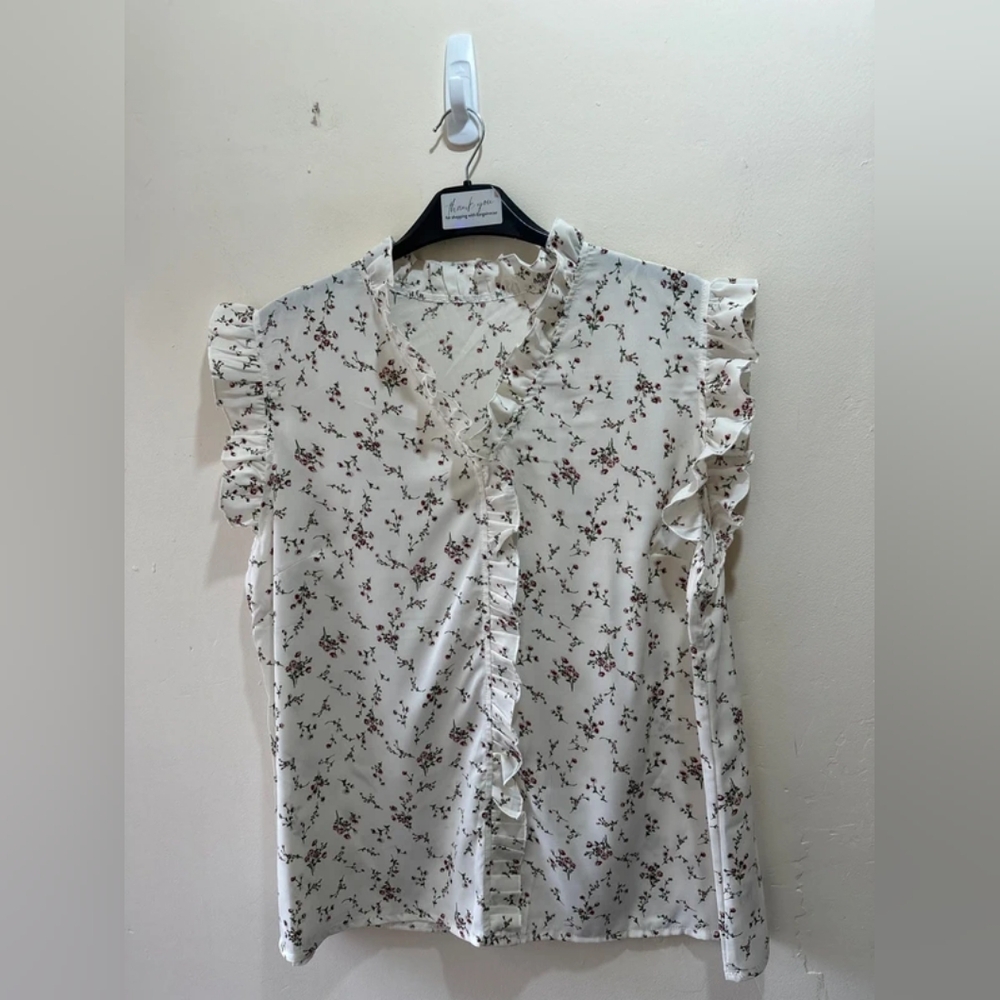 SHEIN Cream Floral Ruffle Blouse
